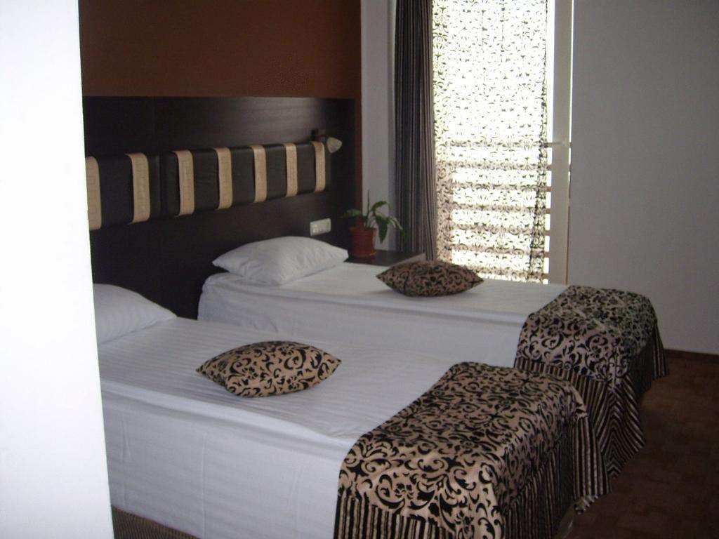 Hotel Sydney Craiova Habitación foto